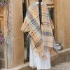 Chale Tibetano de Rayas Onduladas y Colores Vibrantes Tibetan Colorful Wavy Striped Shawl