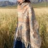 Chale de borlas con ramas de flores tibetanas Tibetan Flower Branch Tassel Shawl