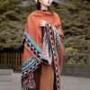 Chaleco Tibetano Geométrico Naranja Tibetan Geometric Orange Shawl