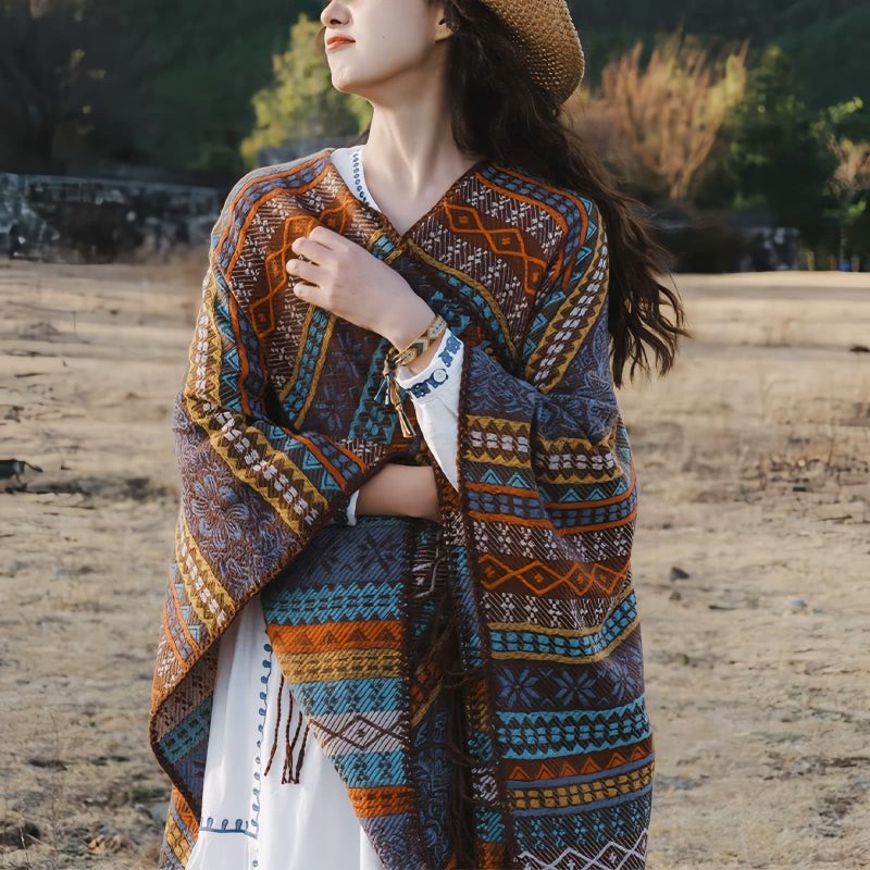 Xale Geométrico Tibetano com Franjas Tibetan Geometric Tassel Shawl