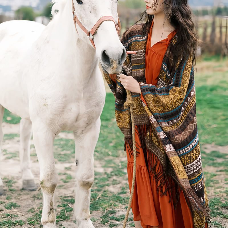 Xale Geométrico Tibetano com Franjas Tibetan Geometric Tassel Shawl