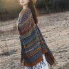 Xale Geométrico Tibetano com Franjas Tibetan Geometric Tassel Shawl