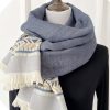 Chale Tibetano con Borlas Geométricas Tibetan Geometric Tassel Shawl