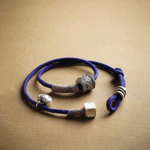 Tibetanisches Om Mani Padme Hum Amulet Doppelarmband Tibetanisches Om Mani Padme Hum Amulet Doppelarmband