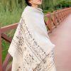 Chale con Motivos Geométricos Tibetanos Tibetan Geometric Pattern Shawl