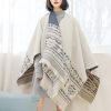Chale con Motivos Geométricos Tibetanos Tibetan Geometric Pattern Shawl