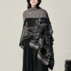 Chale Doble de Cachemira Tibetana con Diseño de Ciervo Sika Tibetan Double-sided Shawl with Sika Deer Design
