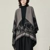 Chale Doble de Cachemira Tibetana con Diseño de Ciervo Sika Tibetan Double-sided Shawl with Sika Deer Design