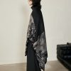 Chale Doble de Cachemira Tibetana con Diseño de Ciervo Sika Tibetan Double-sided Shawl with Sika Deer Design