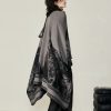 Chale Doble de Cachemira Tibetana con Diseño de Ciervo Sika Tibetan Double-sided Shawl with Sika Deer Design