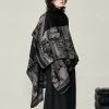 Chale Doble de Cachemira Tibetana con Diseño de Ciervo Sika Tibetan Double-sided Shawl with Sika Deer Design