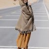 Chaleco con Capucha de Flores Pequeñas Tibetano Tibetan Small Floral Hooded Shawl
