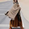 Chaleco con Capucha de Flores Pequeñas Tibetano Tibetan Small Floral Hooded Shawl
