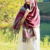 Chale con Estampado de Hojas de Vid Tibetano Tibetan Vine Leaves Pattern Shawl