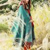 Chale con Estampado de Hojas de Vid Tibetano Tibetan Vine Leaves Pattern Shawl