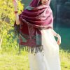 Chale con Estampado de Hojas de Vid Tibetano Tibetan Vine Leaves Pattern Shawl