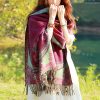 Chale con Estampado de Hojas de Vid Tibetano Tibetan Vine Leaves Pattern Shawl