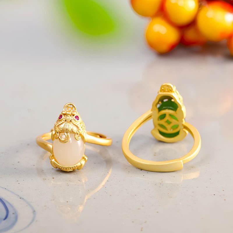 18K金メッキ ピクシー 財運リング(白翡翠&緑翡翠) 18K Gold-plated Pixiu Wealth Ring with White and Green Jade