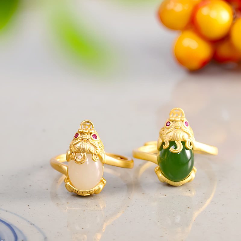 18K金メッキ ピクシー 財運リング(白翡翠&緑翡翠) 18K Gold-plated Pixiu Wealth Ring with White and Green Jade