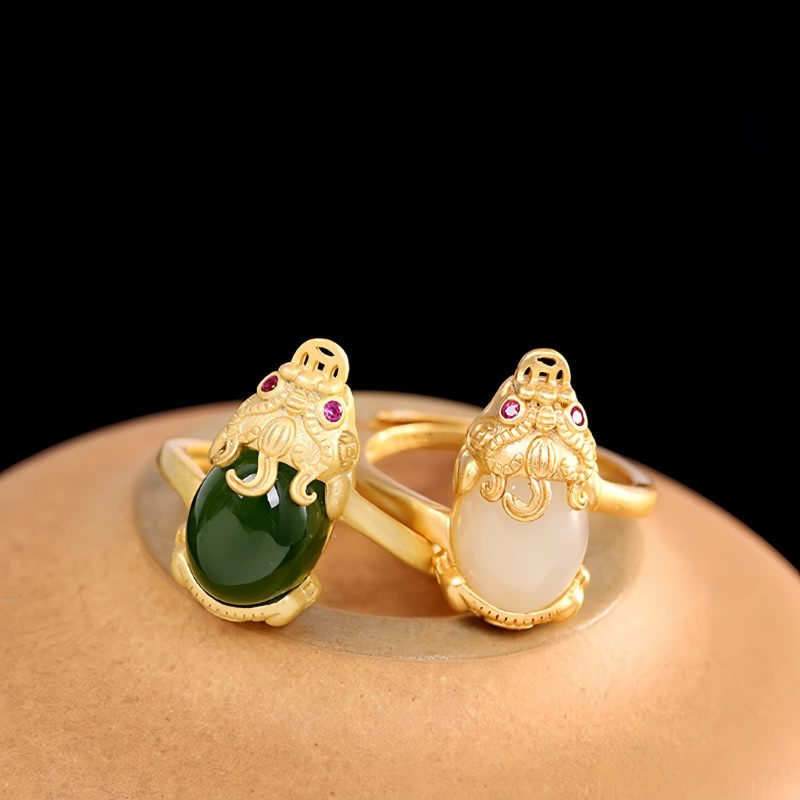 18K金メッキ ピクシー 財運リング(白翡翠&緑翡翠) 18K Gold-plated Pixiu Wealth Ring with White and Green Jade