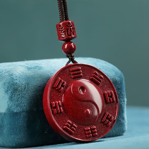 Collar con colgante de Yin Yang de Cinabrio Collar con colgante de Yin Yang de Cinabrio