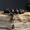 سوار يد من خشب الأبنوس المنقوش بتصميم يين ويانغ على شكل قرع Ebony Wood Yin Yang Engraved Gourd Balance Bracelet