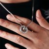 Colar Rotativo de Cobre PiXiu para Riqueza Rotatable PiXiu Copper Wealth Necklace