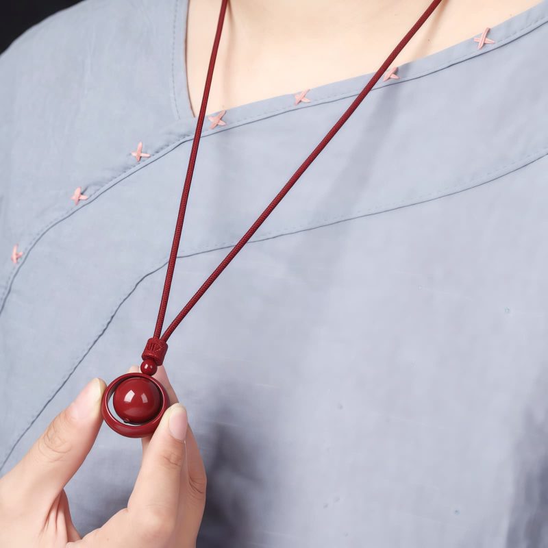 Collar con dije de cinabrio tibetano Om Mani Padme Hum Tibetan Cinnabar Om Mani Padme Hum Pendant Necklace