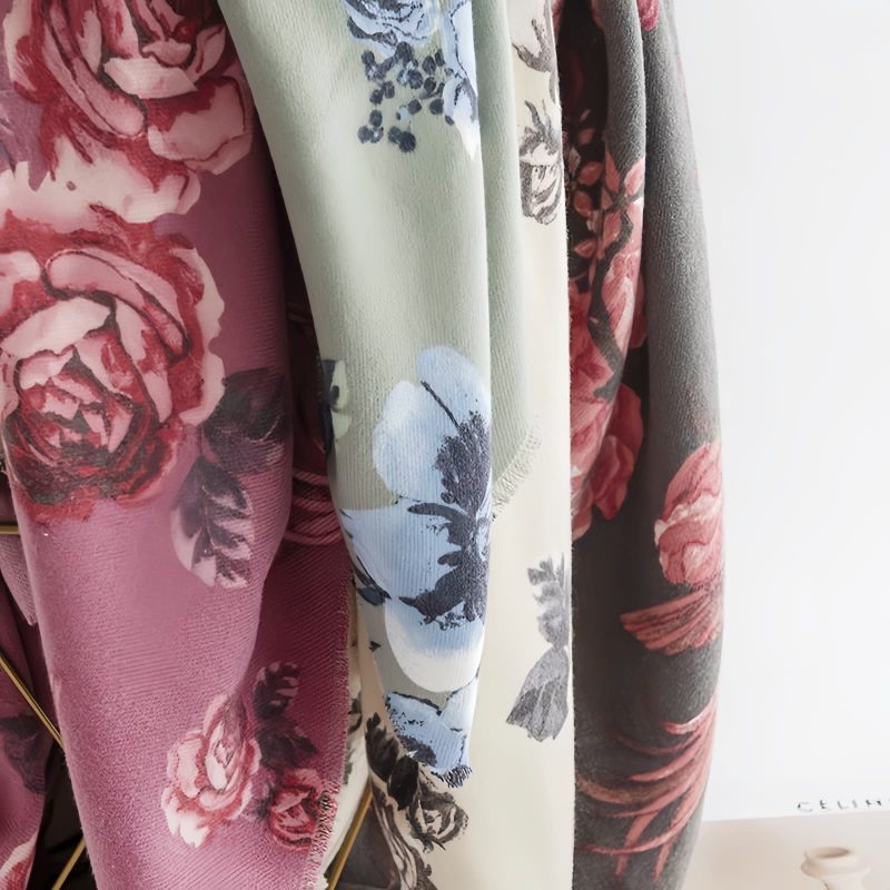 Chale Tibetano con Estampado de Rosas de Poliéster Tibetan Polyester Rose Print Shawl