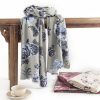 Chale Tibetano con Estampado de Rosas de Poliéster Tibetan Polyester Rose Print Shawl