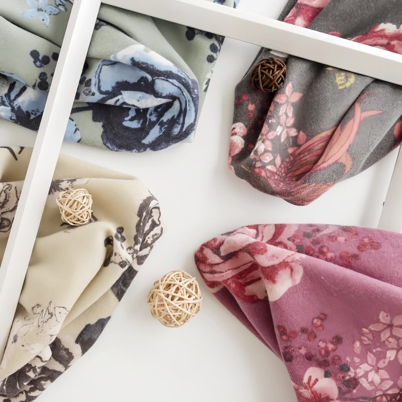 Chale Tibetano con Estampado de Rosas de Poliéster Tibetan Polyester Rose Print Shawl