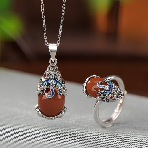 Conjunto de Colar e Anel Protetor em Prata 925 com PiXiu Conjunto de Colar e Anel Protetor em Prata 925 com PiXiu
