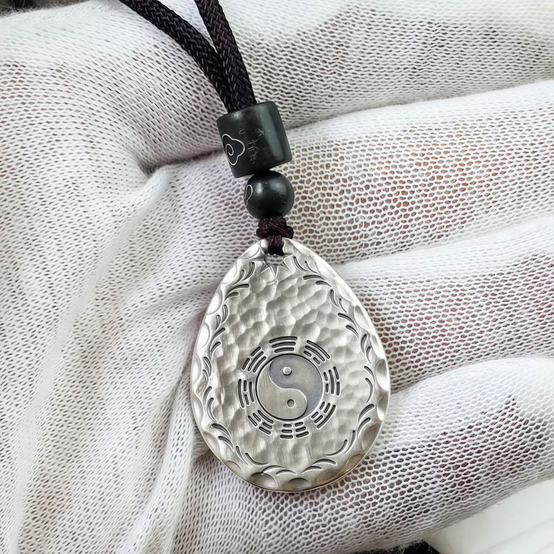Collar con dije de gota de agua Yin Yang en plata 999 999 Silver Yin Yang Water Drop Pendant