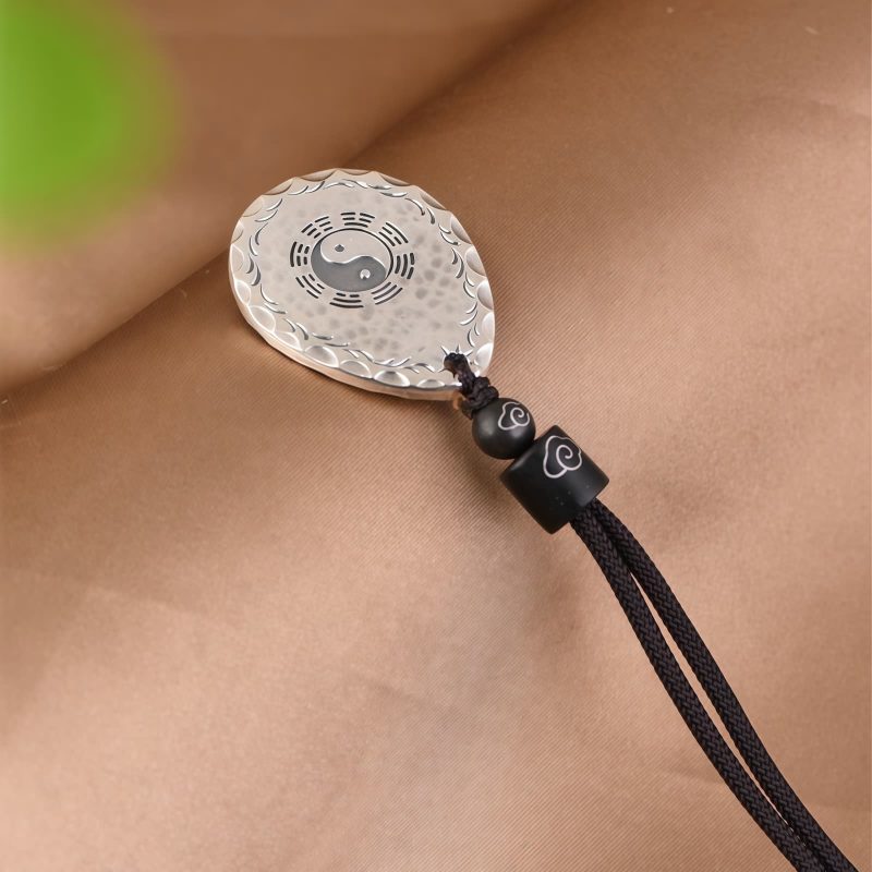 Collar con dije de gota de agua Yin Yang en plata 999 999 Silver Yin Yang Water Drop Pendant