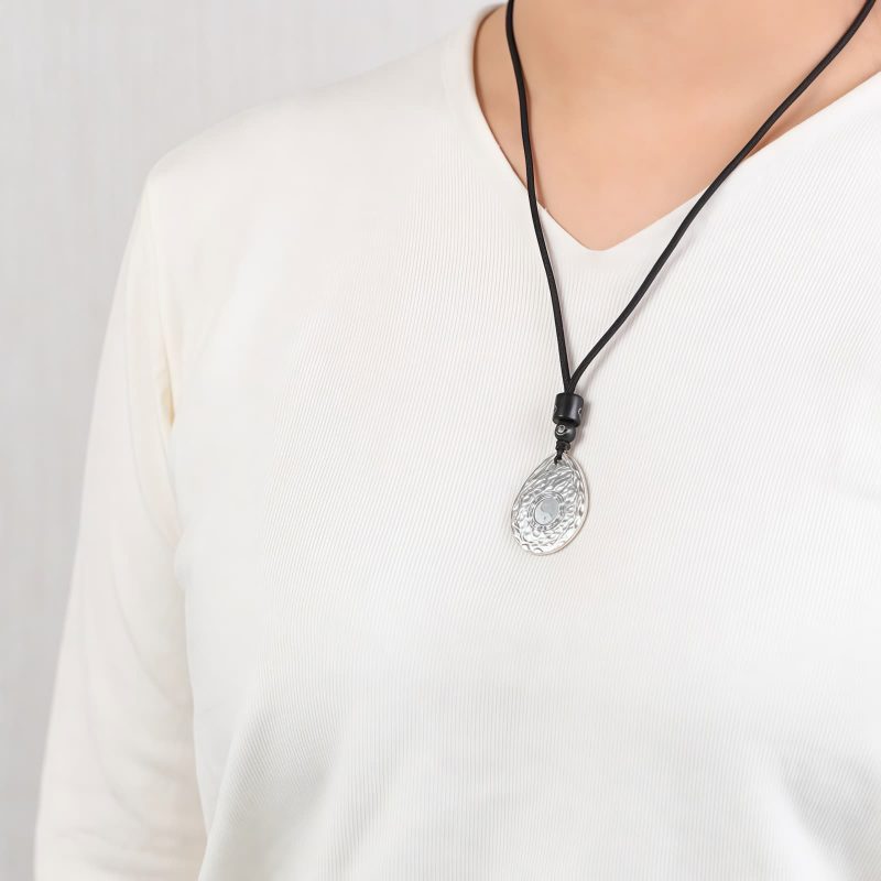 Collar con dije de gota de agua Yin Yang en plata 999 999 Silver Yin Yang Water Drop Pendant