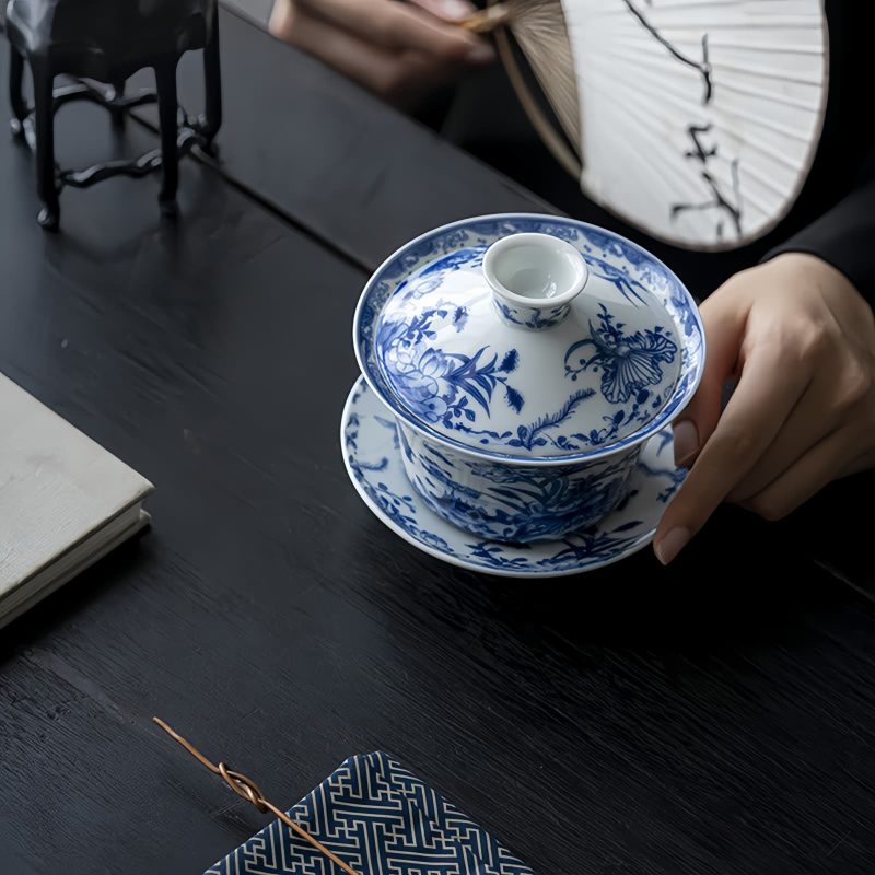 Juego de Tazas de Té de Porcelana Azul y Blanca con Loto y Pez Koi Blue And White Porcelain Lotus Koi Fish Teacup Set