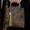 حقيبة يد من الخيزران مزينة برسومات سمكة الكوي والفراشة Butterfly Koi Fish Bamboo Handle Handbag