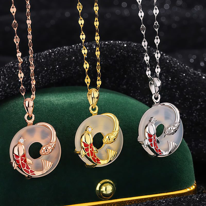 Colar Positivo de Carpa de Calcedônia em Prata 999 Chalcedony Koi Fish Positive Necklace in 999 Silver