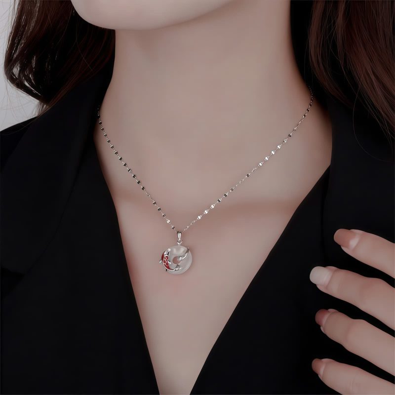 Colar Positivo de Carpa de Calcedônia em Prata 999 Chalcedony Koi Fish Positive Necklace in 999 Silver