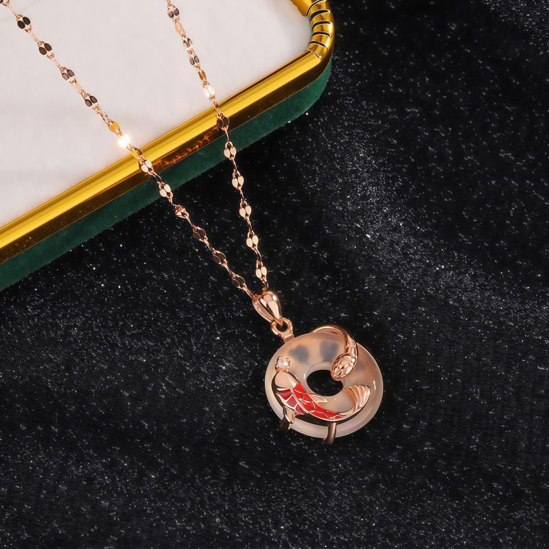 Colar Positivo de Carpa de Calcedônia em Prata 999 Chalcedony Koi Fish Positive Necklace in 999 Silver