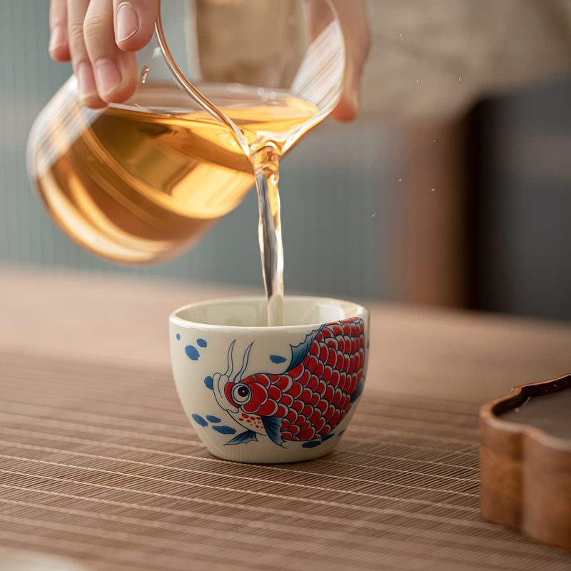 كوب شاي سيراميك صيني بشكل سمكة كوي Chinese Ceramic Koi Fish Teacup