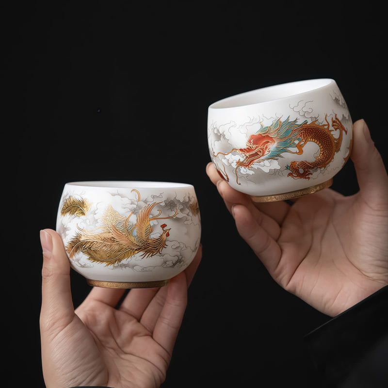 Taza de Té de Cerámica China con Diseño de Dragón Fénix y Pez Koi Chinese Ceramic Koi Fish Teacup with Phoenix Dragon Design
