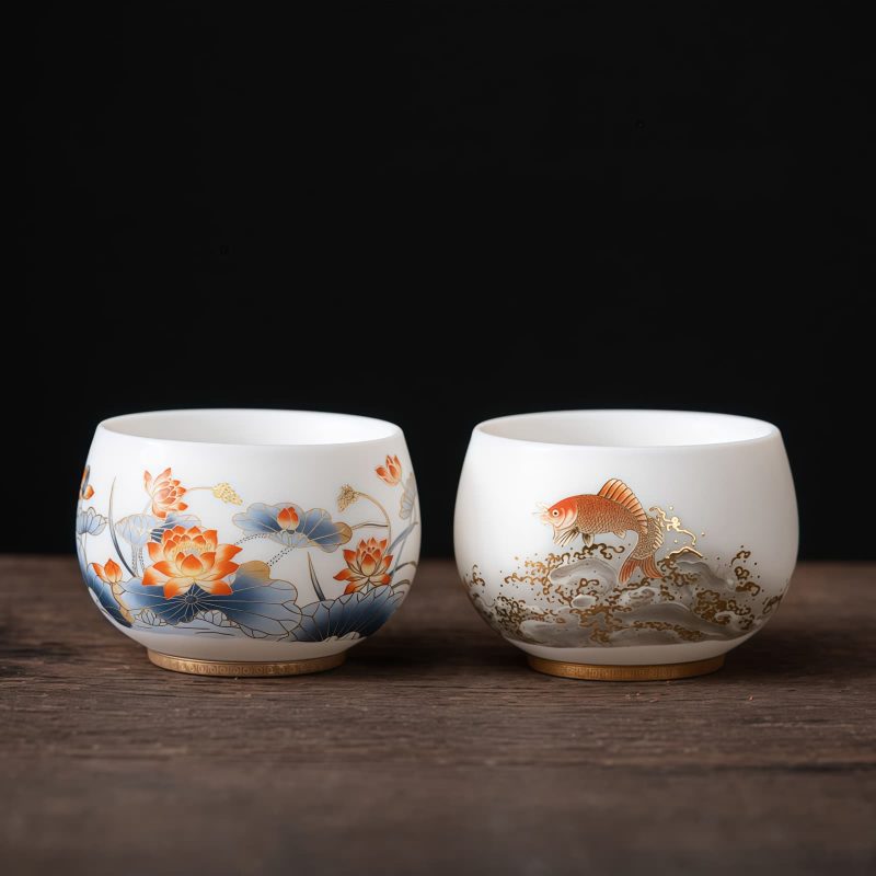 Taza de Té de Cerámica China con Diseño de Dragón Fénix y Pez Koi Chinese Ceramic Koi Fish Teacup with Phoenix Dragon Design