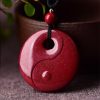 Collar con colgante de cinabrio: Buda sonriente, Yin Yang Cinnabar Laughing Buddha Yin Yang Pendant Necklace