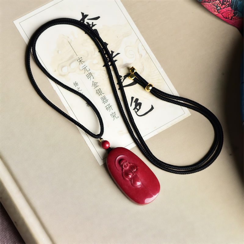 Collar con colgante de cinabrio: Buda sonriente, Yin Yang Cinnabar Laughing Buddha Yin Yang Pendant Necklace