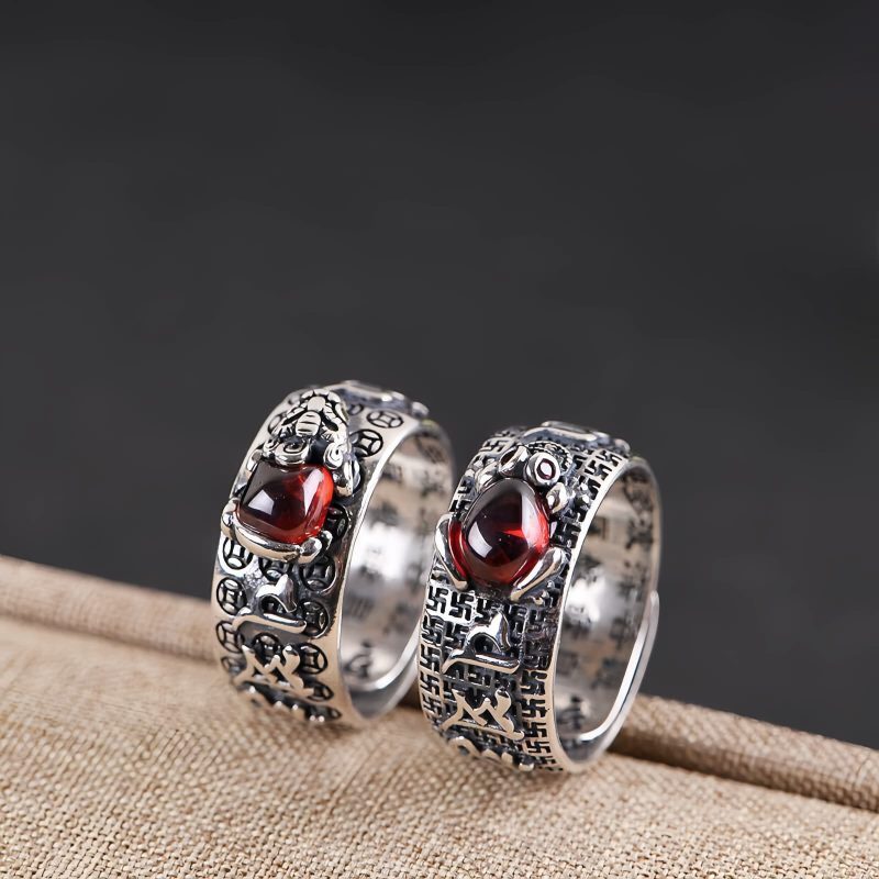 銅製ガーネット貔貅(ピクシー)調節可能リング - 富と繁栄を招くお守り Copper Garnet PiXiu Wealth Adjustable Ring