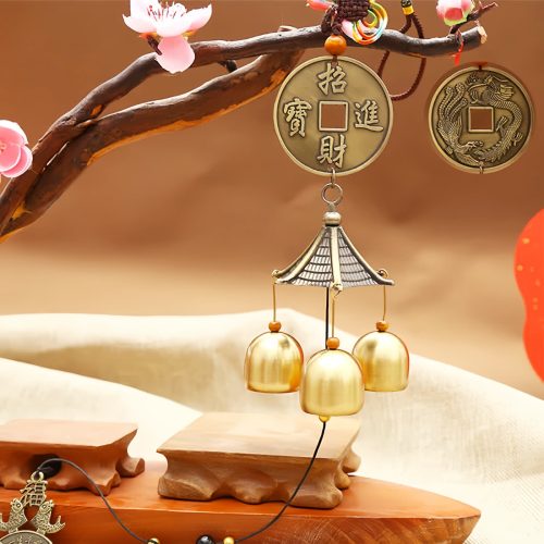 جرس الرياح النحاسي بموتيف سمكة الكوي وفقًا لفلسفة فنغ شوي جرس الرياح النحاسي بموتيف سمكة الكوي وفقًا لفلسفة فنغ شوي