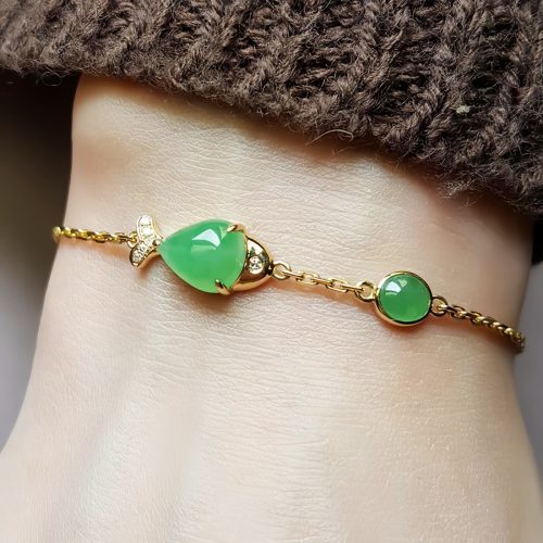 Pulsera de Fuerza con Koi de Calcedonia Verde Pulsera de Fuerza con Koi de Calcedonia Verde