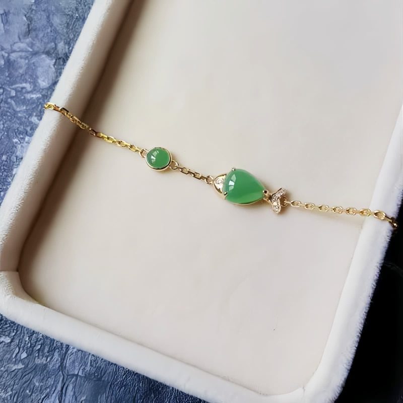 Pulsera de Fuerza con Koi de Calcedonia Verde Green Chalcedony Koi Fish Strength Bracelet