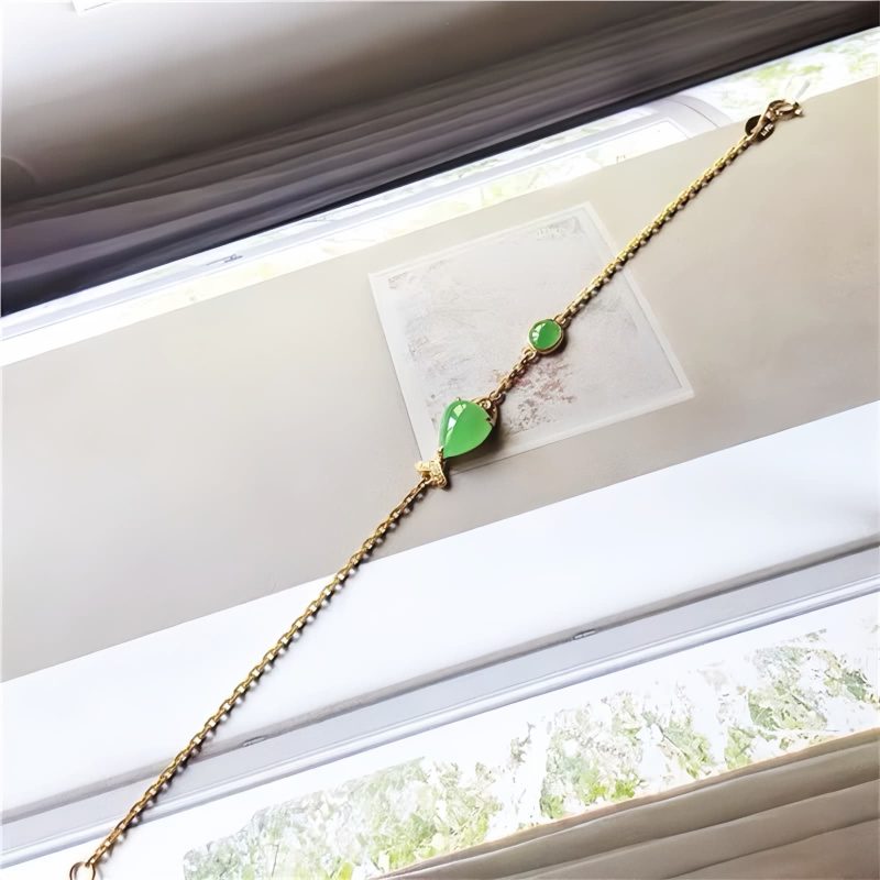 Pulsera de Fuerza con Koi de Calcedonia Verde Green Chalcedony Koi Fish Strength Bracelet